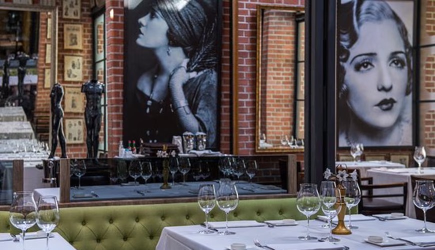 OSO Ristorante table setting detail