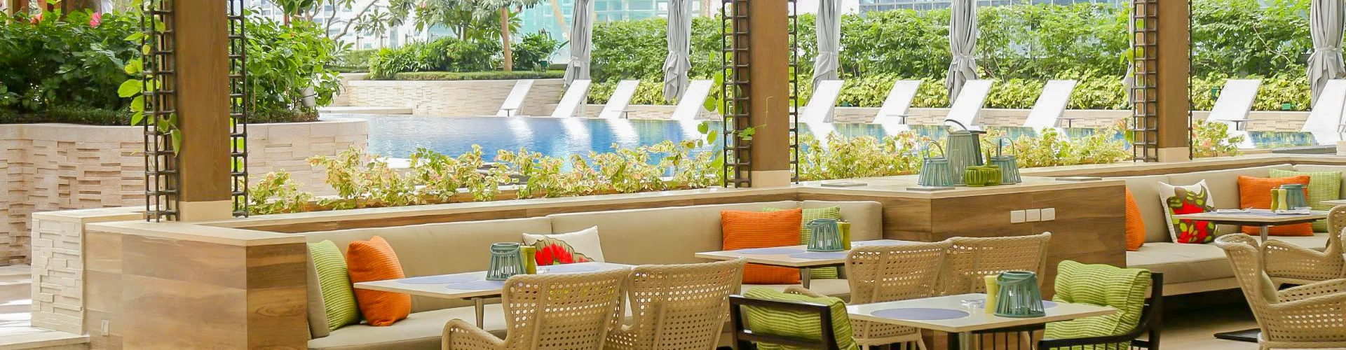 Samba poolside dining area at Shangri-la The Fort